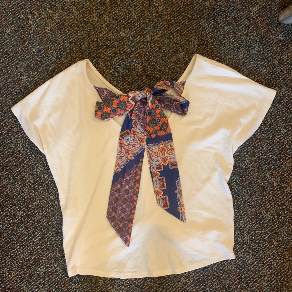 Tie back top